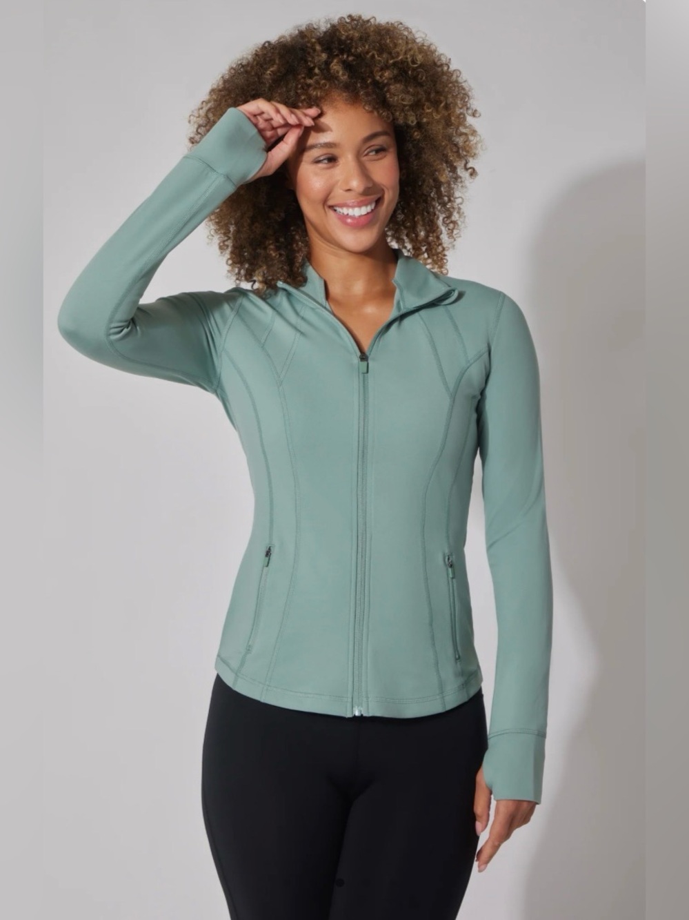 Yogalicious Tech Jet Setter Full-Size Clover Green Jogger Pants - Small - NWT
